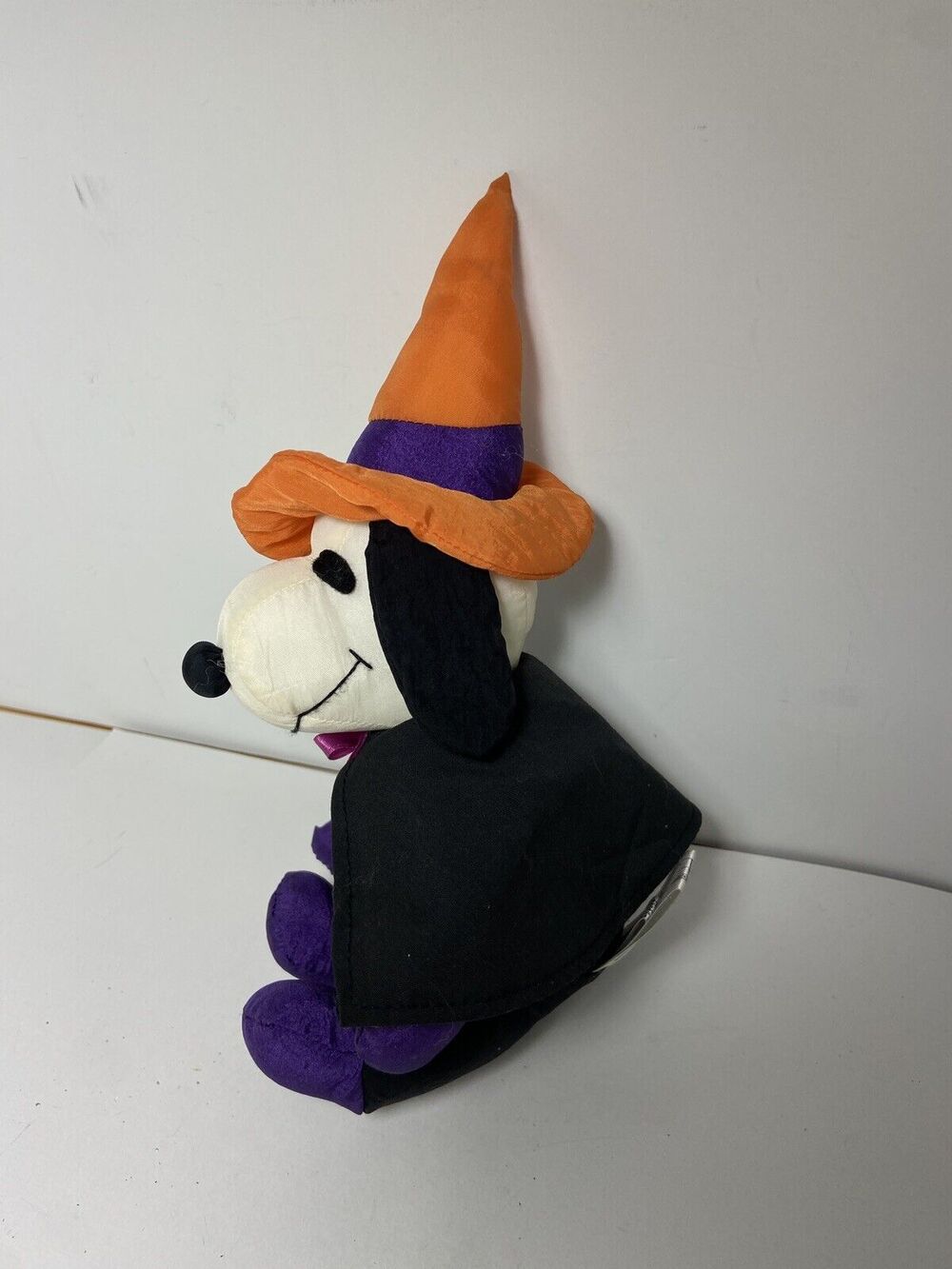 Whitman's Peanuts SNOOPY Trick or Treater & Witch Stuffed Plush Toys Preowned 9" - Picture 3 of 4